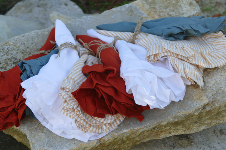 Guardapos em linho 100%, com folho